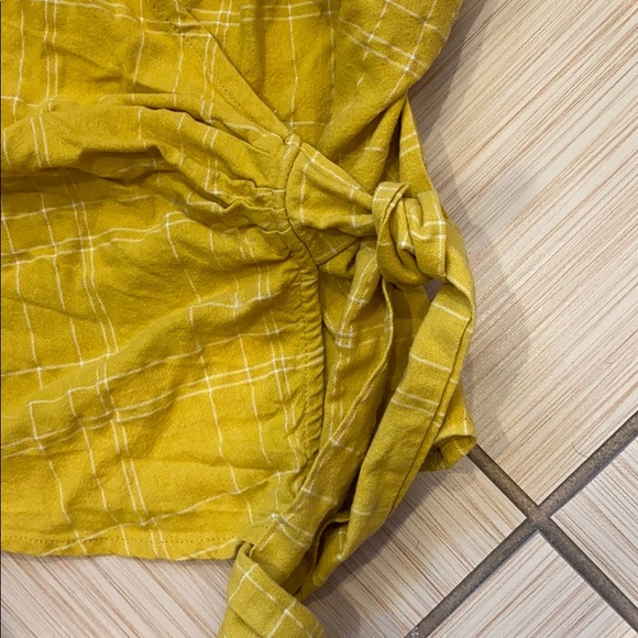 Harper Gold and White Cropped Wrap Tank Top - Picture 4 of 7